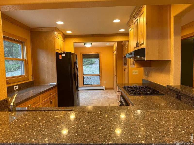 195 Rockledge Cir, Lyons, CO 80540