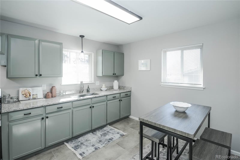 842 Worchester St, Aurora, CO 80012