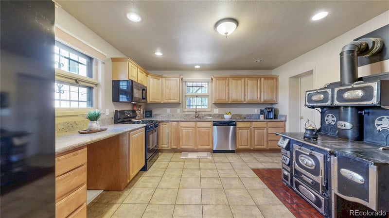 236 Meadowlake Dr, Black Hawk, CO 80422