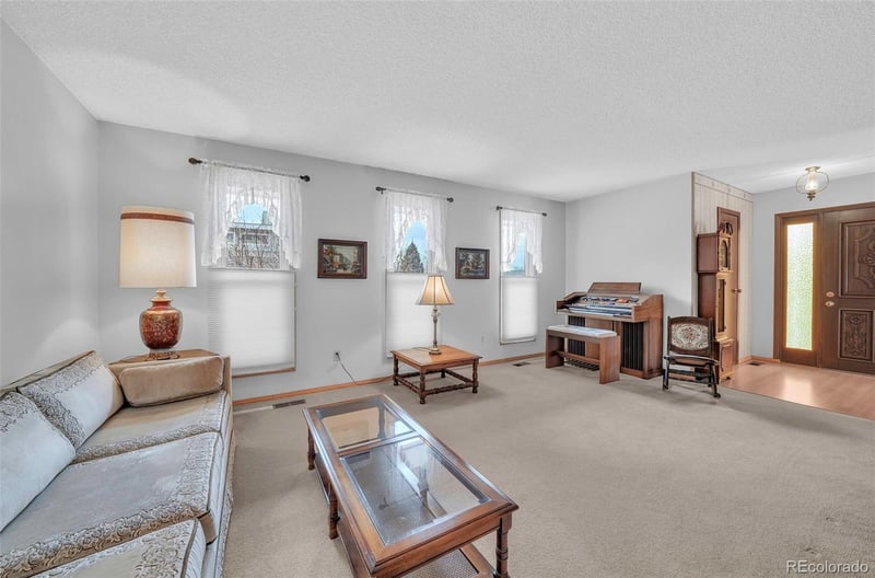 4 Douglas Dr, Broomfield, CO 80020