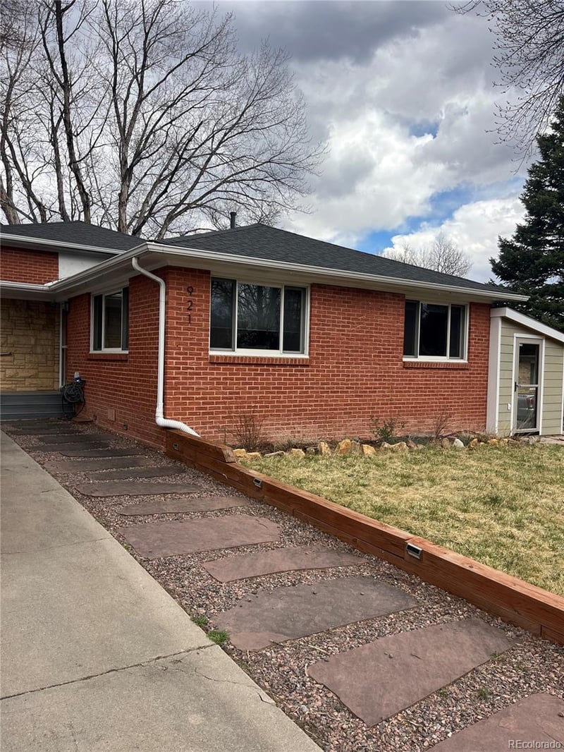 921 Valley Rd, Colorado Springs, CO 80904