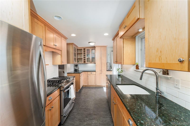 921 Valley Rd, Colorado Springs, CO 80904