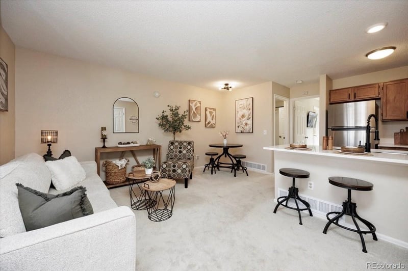 819 Summer Dr, Highlands Ranch, CO 80126