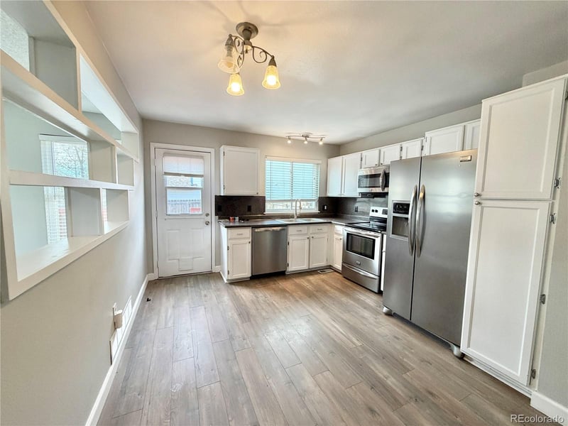 652 Longfellow Ln, Highlands Ranch, CO 80126
