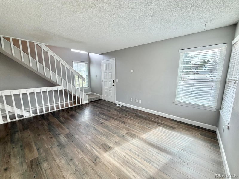 652 Longfellow Ln, Highlands Ranch, CO 80126