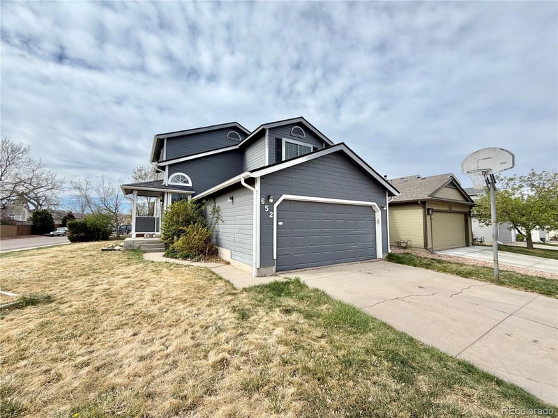 652 Longfellow Ln, Highlands Ranch, CO 80126