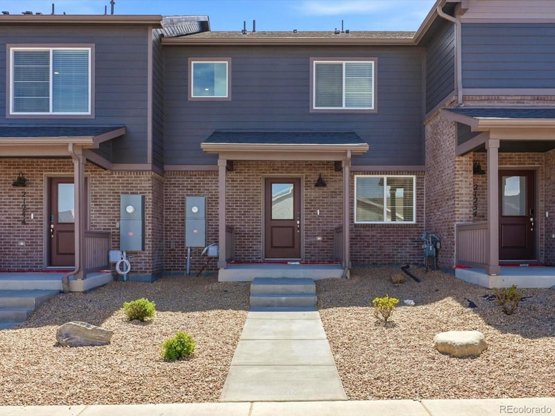 21236 65th Dr, Aurora, CO 80019