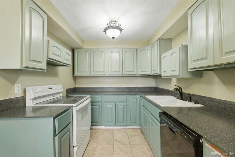 13963 Utah Cir, Aurora, CO 80012