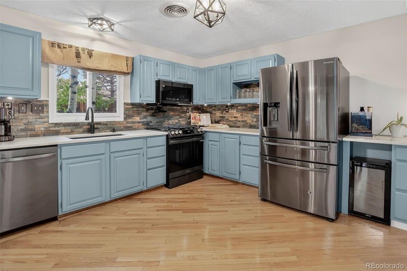 417 Columbine Ave, Woodland Park, CO 80863