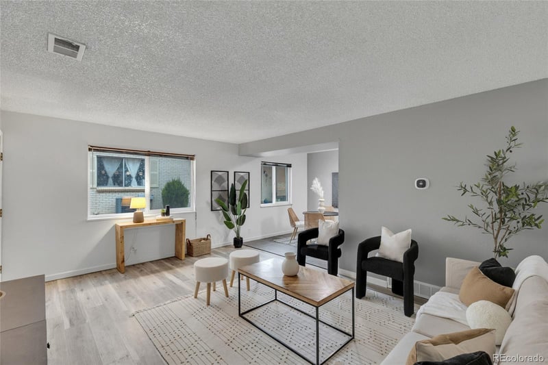 9867 Croke Dr, Denver, CO 80260