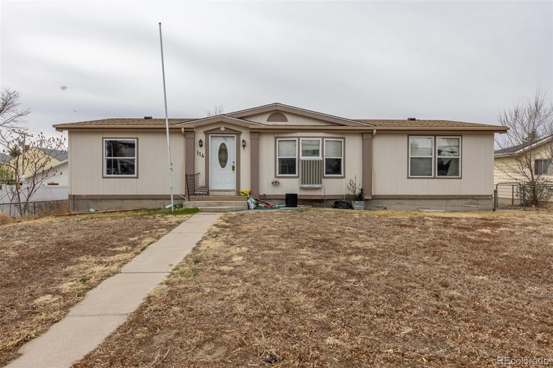 114 6th St, Hugo, CO 80821