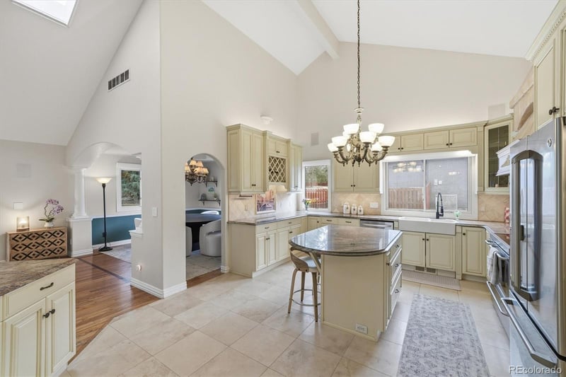 10 Glenridge Dr, Littleton, CO 80123