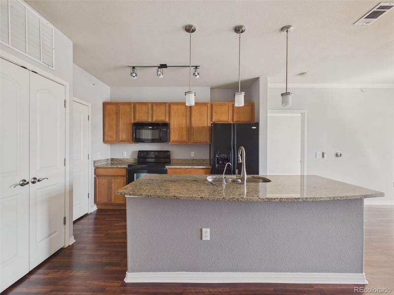 10184 Park Meadows Dr #1407, Lone Tree, CO 80124