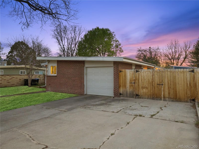 6009 Carr St, Arvada, CO 80004