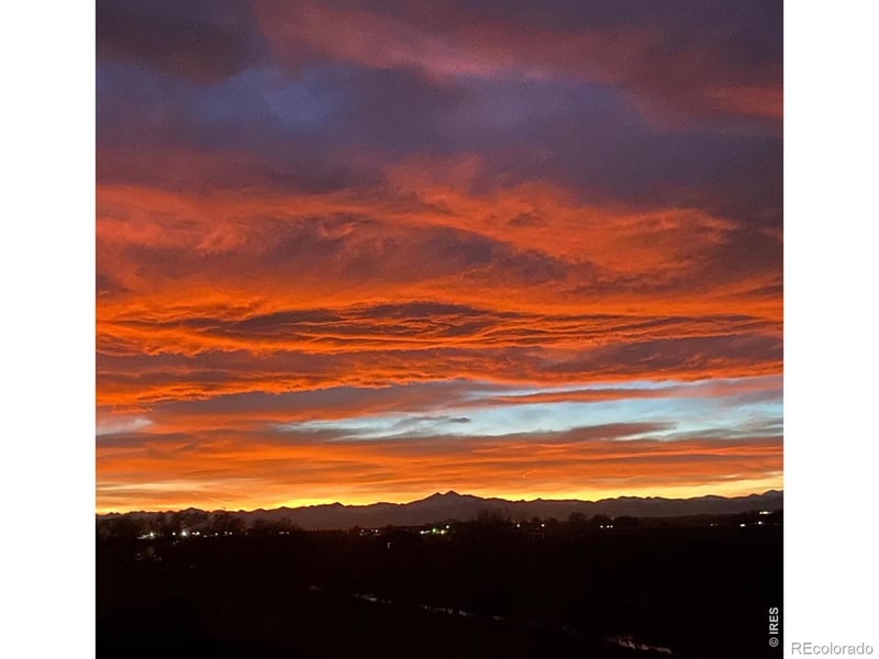 317 Sunset Dr, La Salle, CO 80645