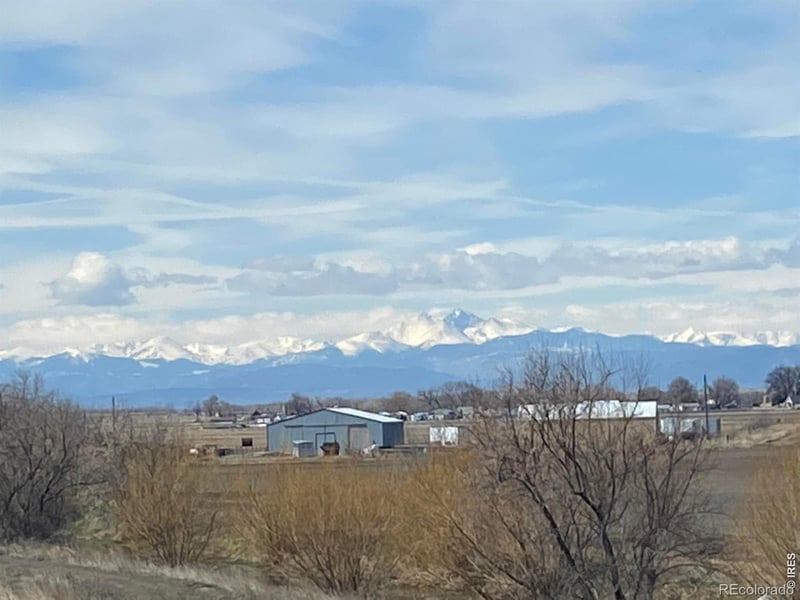 317 Sunset Dr, La Salle, CO 80645