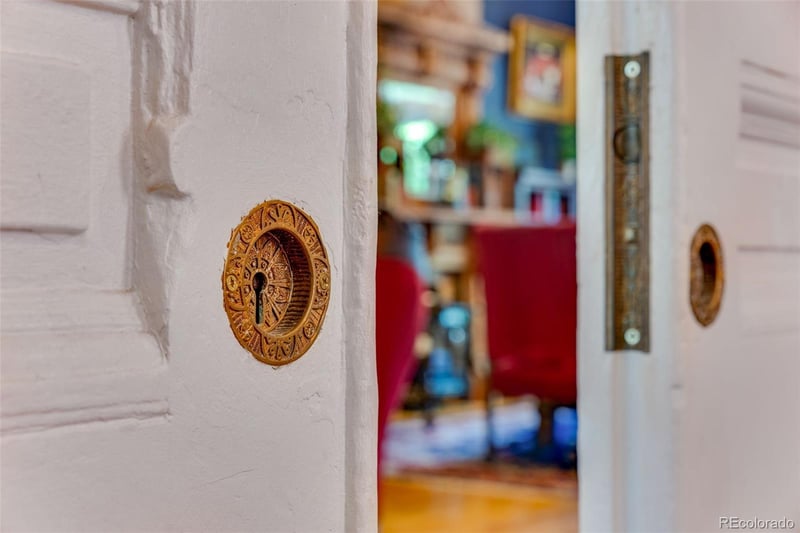 2721 Curtis St, Denver, CO 80205