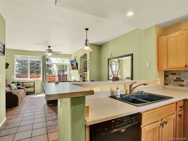 9186 Phillips Dr, Littleton, CO 80128