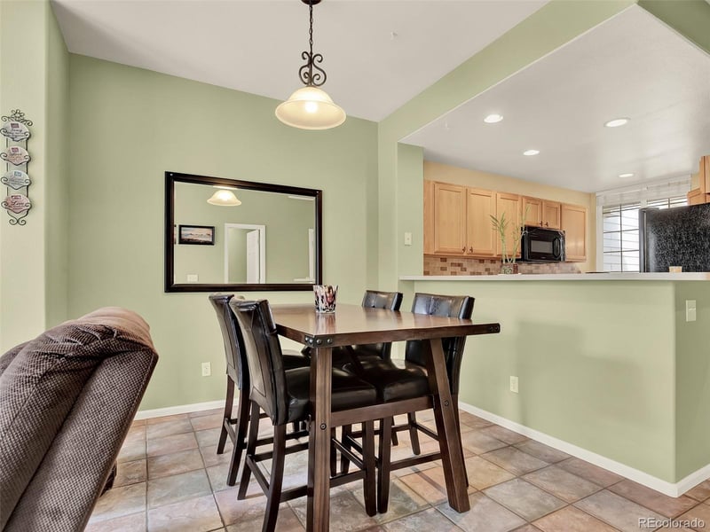 9186 Phillips Dr, Littleton, CO 80128
