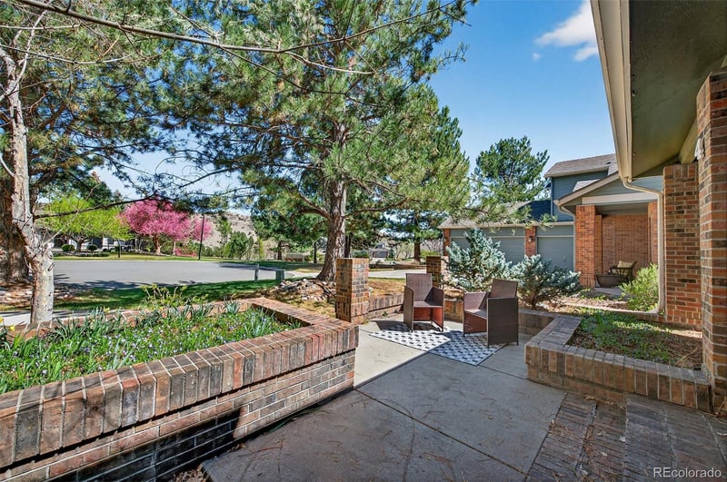 4 Oakmont Ln, Littleton, CO 80127