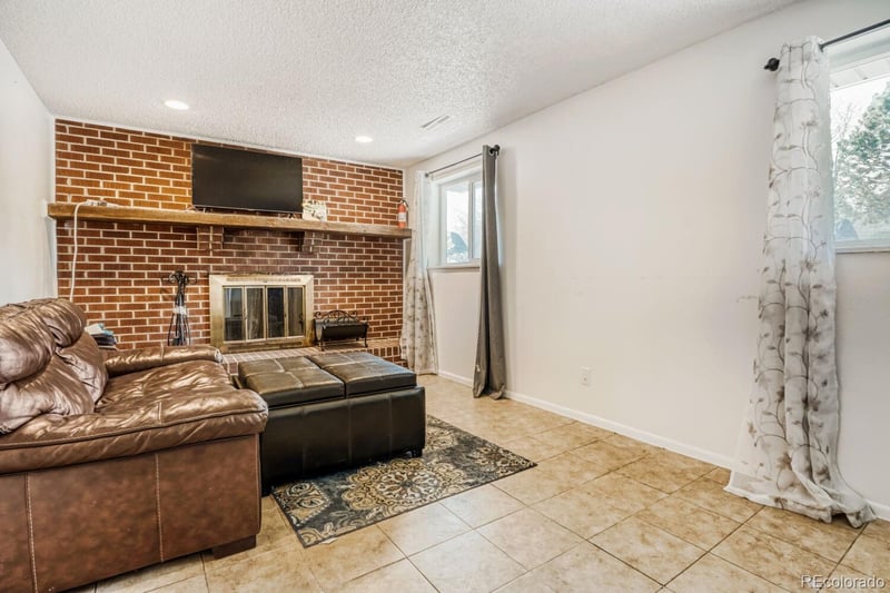 2520 Fairplay Way, Aurora, CO 80014