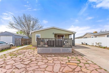 107 Willow Dr, Lochbuie, CO 80603