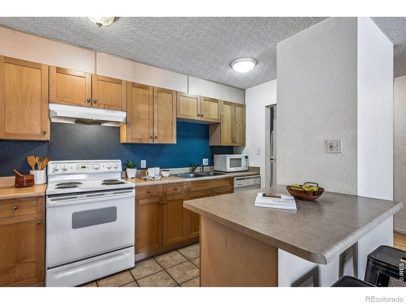 2500 York St #213, Denver, CO 80210
