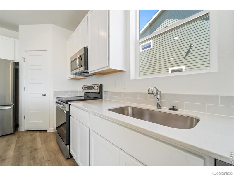 3852 Pinnacles Ct, Evans, CO 80620