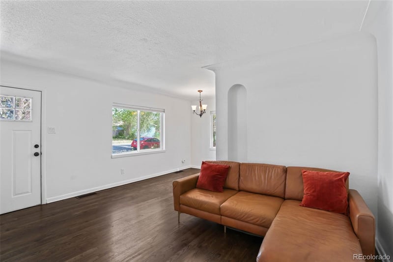 1213 Jamaica St, Aurora, CO 80010