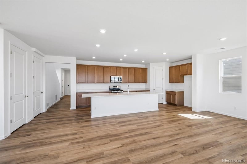 45944 Wood Thrush Ave, Bennett, CO 80102