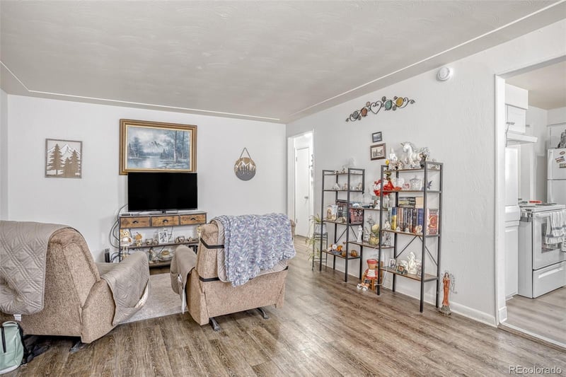 1231 Akron St, Aurora, CO 80010