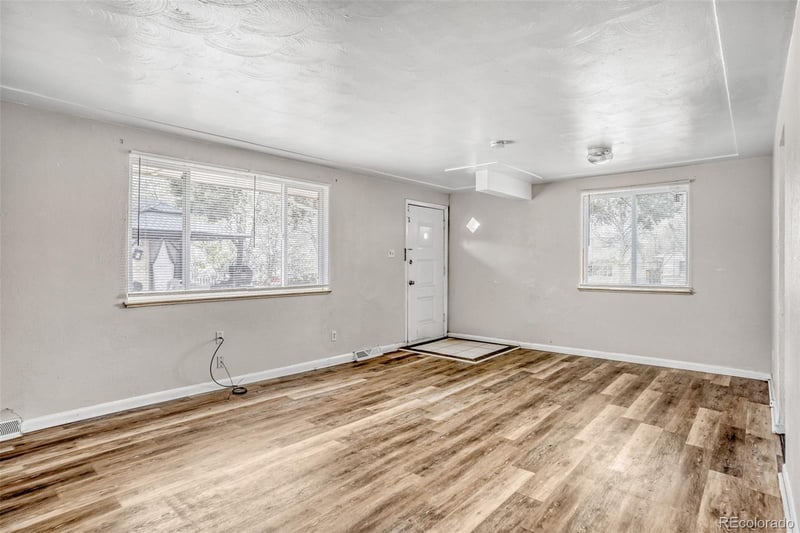 1231 Akron St, Aurora, CO 80010