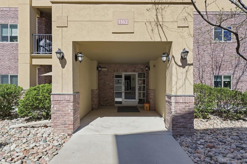 1162 Rockhurst Dr #302, Highlands Ranch, CO 80129