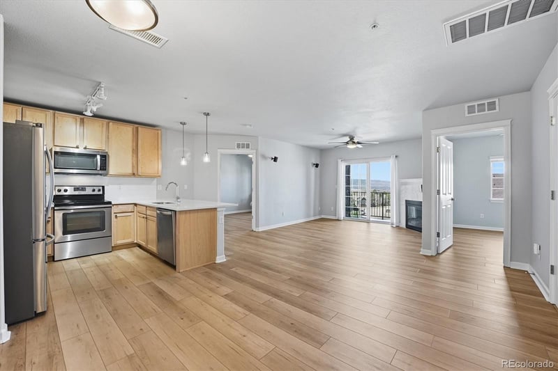 1162 Rockhurst Dr #302, Highlands Ranch, CO 80129