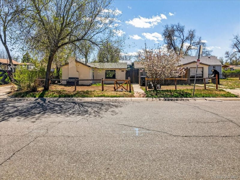 3880 Ohio Ave, Denver, CO 80219
