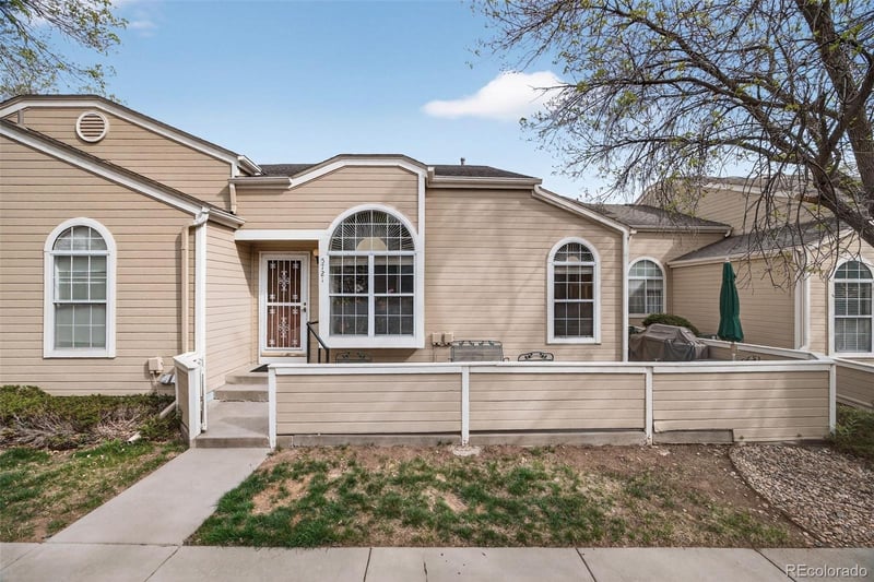5721 Asbury Pl, Lakewood, CO 80227