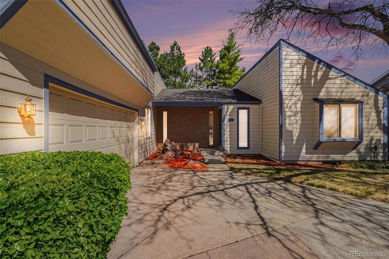 5571 W Kent Pl, Denver, CO 80235