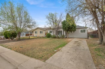 2208 Hanover St, Aurora, CO 80010