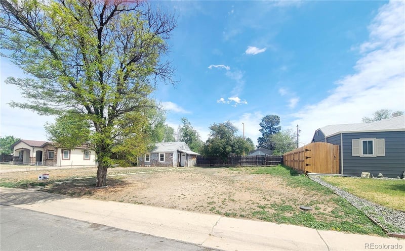 2218 Fulton St, Aurora, CO 80010