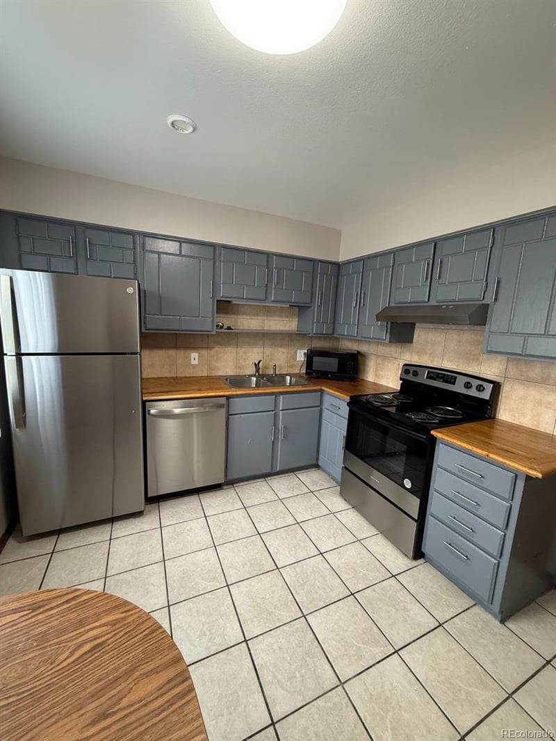 11614 Pearl St, Northglenn, CO 80233