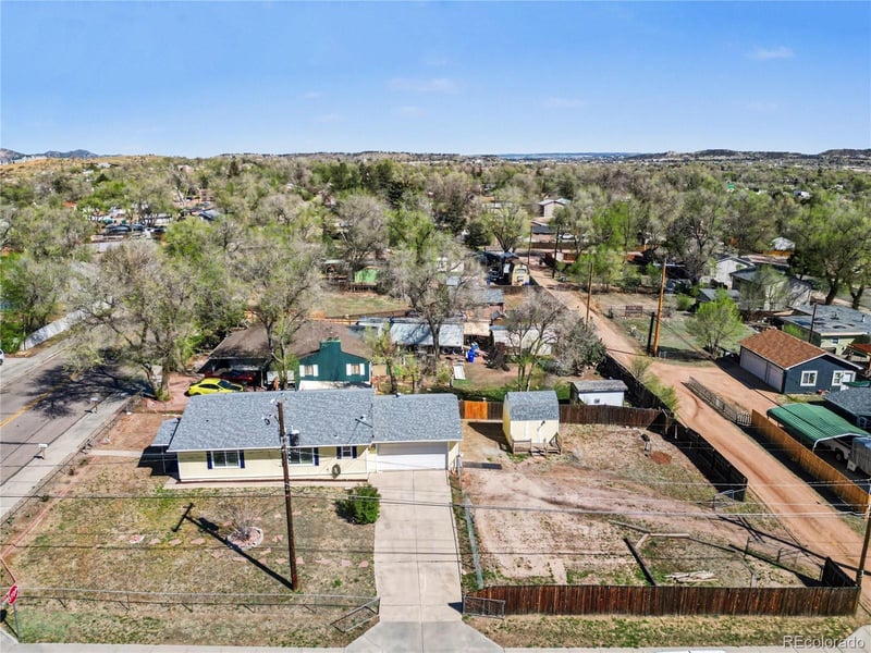 2205 Chestnut St, Colorado Springs, CO 80907