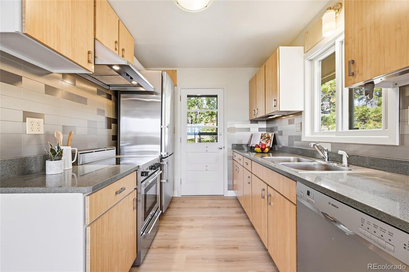 10568 Walters Cir, Morrison, CO 80465