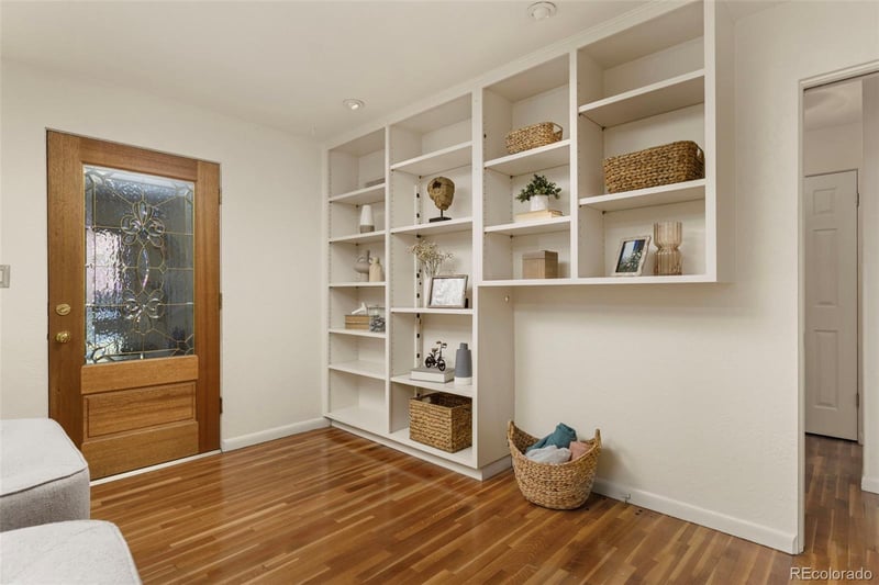 221 Magnolia St, Denver, CO 80220