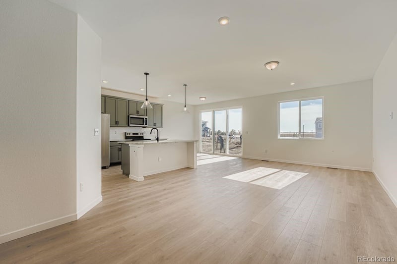 55015 28th Pl, Strasburg, CO 80136