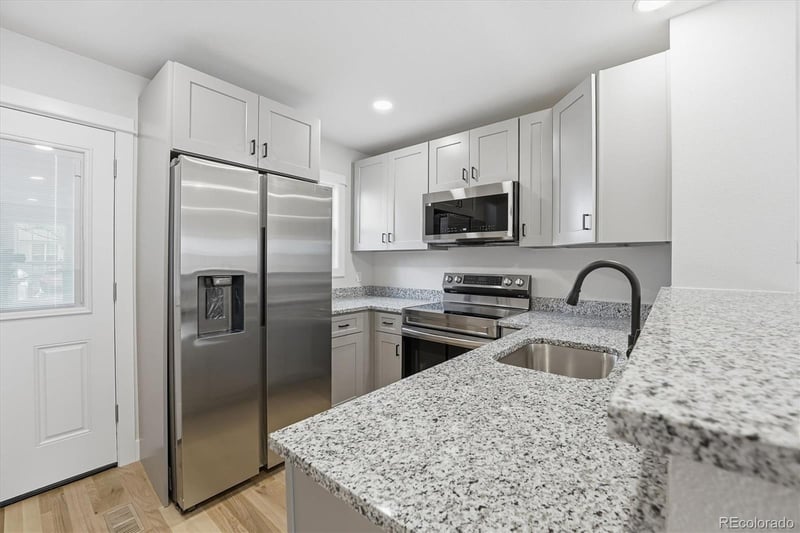 9800 Cornell Pl, Lakewood, CO 80227