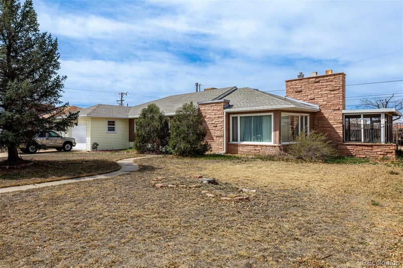 385 Sunset Dr, Brighton, CO 80601