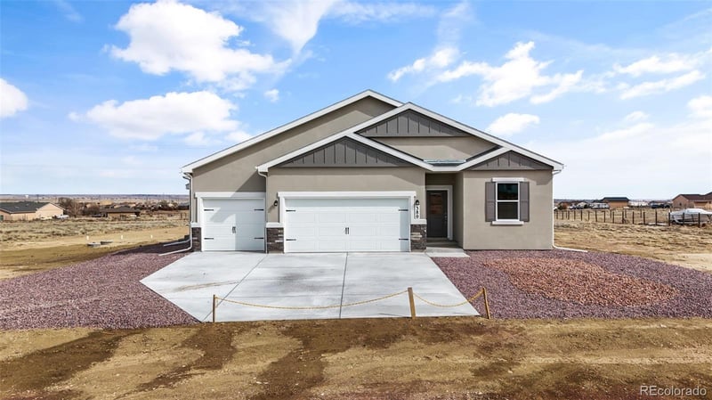 380 Ashford Dr, Pueblo, CO 81007