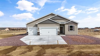 380 S Ashford Dr, Pueblo, CO 81007