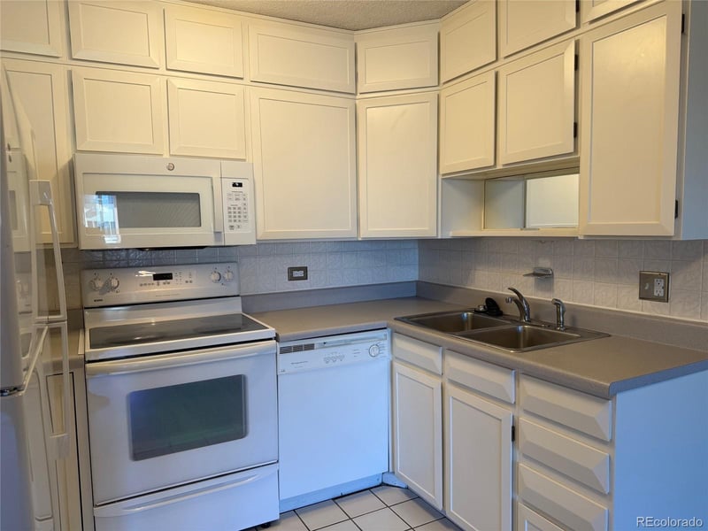 350 Clinton St #10C, Denver, CO 80247