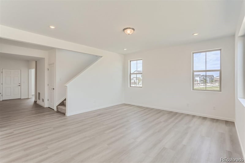 170 Vandriver Way, Aurora, CO 80018